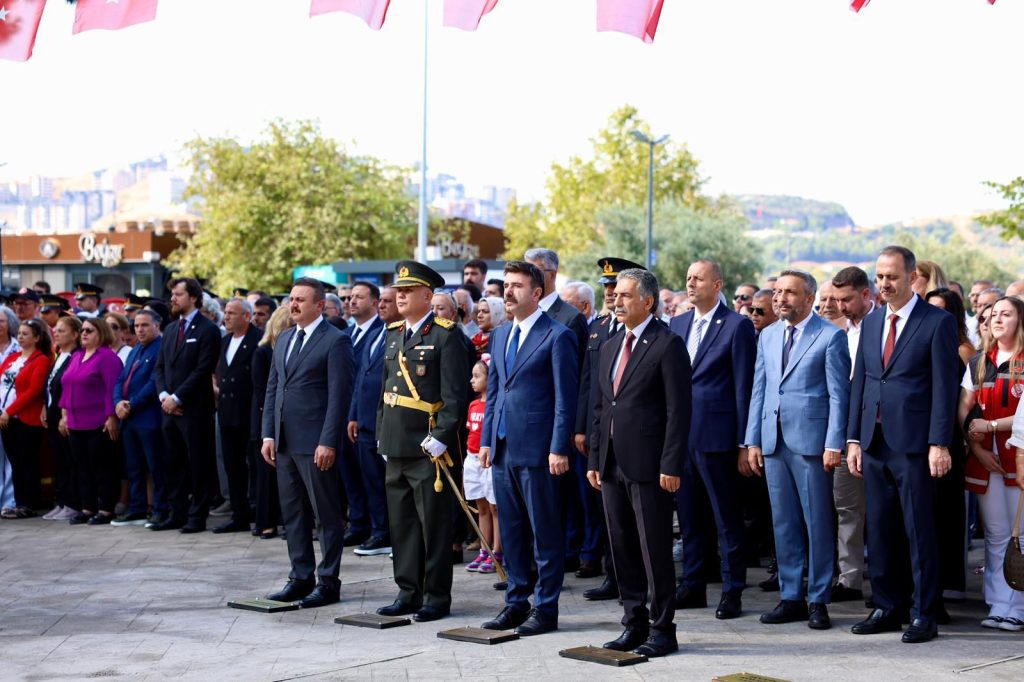 Gemlik’te 30 Ağustos Zafer Bayramı Törenle Kutlandı