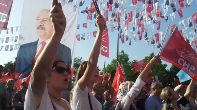CHP Bursa’da yeni yönetim listesi tartışma yarattı: “Önce başarısız denildi, şimdi aynı isimler listede”