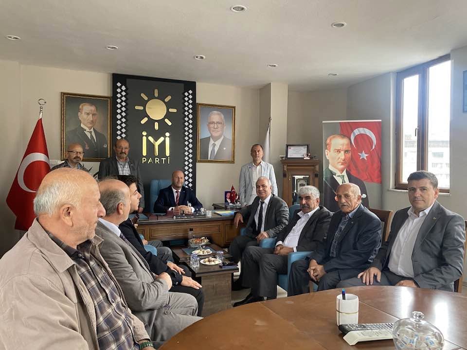 Demokrat Parti Orhangazi’de yoğun ziyaret trafiği: Esnafın sorunları ve ilçe gündemi masaya yatırıldı