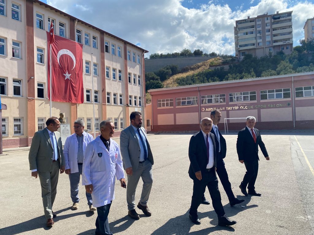 GEMLİK’TE 19 BİN 795 ÖĞRENCİ DERS BAŞI YAPTI