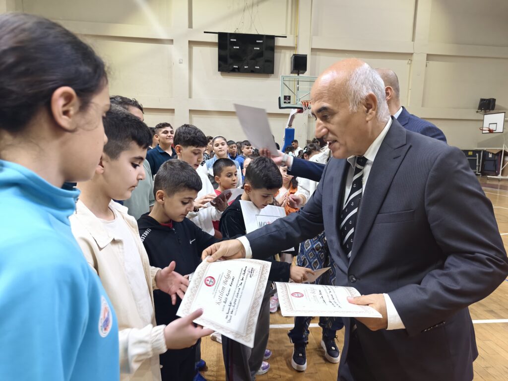 Gemlik’te 2 Bin 157 Öğrenci Yazı Sporla Geçirdi