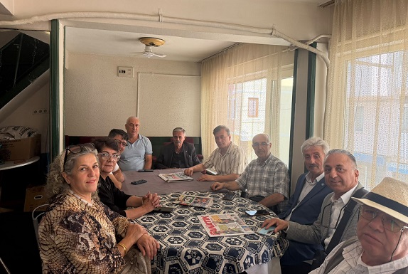 Demirkapı’da Açılışın Gölgesinde Mahallenin Sorunları Gündeme Geldi: Esnaf ve Vatandaşlar Taleplerini Anlattı