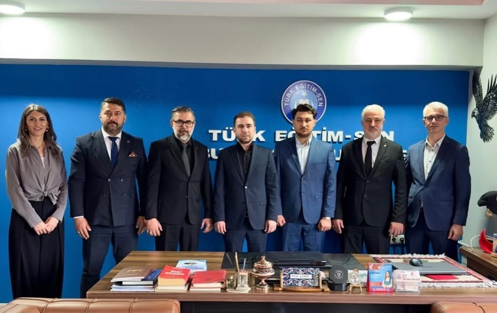 MHP’li Sezer Çetincengiz ve Taha Şen’den Türk Eğitim-Sen Bursa 2 No’lu Şube’ye ziyaret
