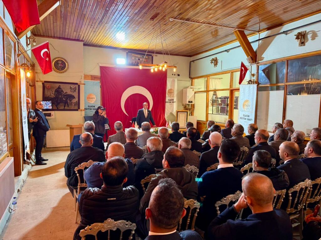 Bursa’da Ülkü Sohbetleri Buluşması: Mehmet Emin Özcanbaz Ülküdaşlarıyla Bir Araya Geldi
