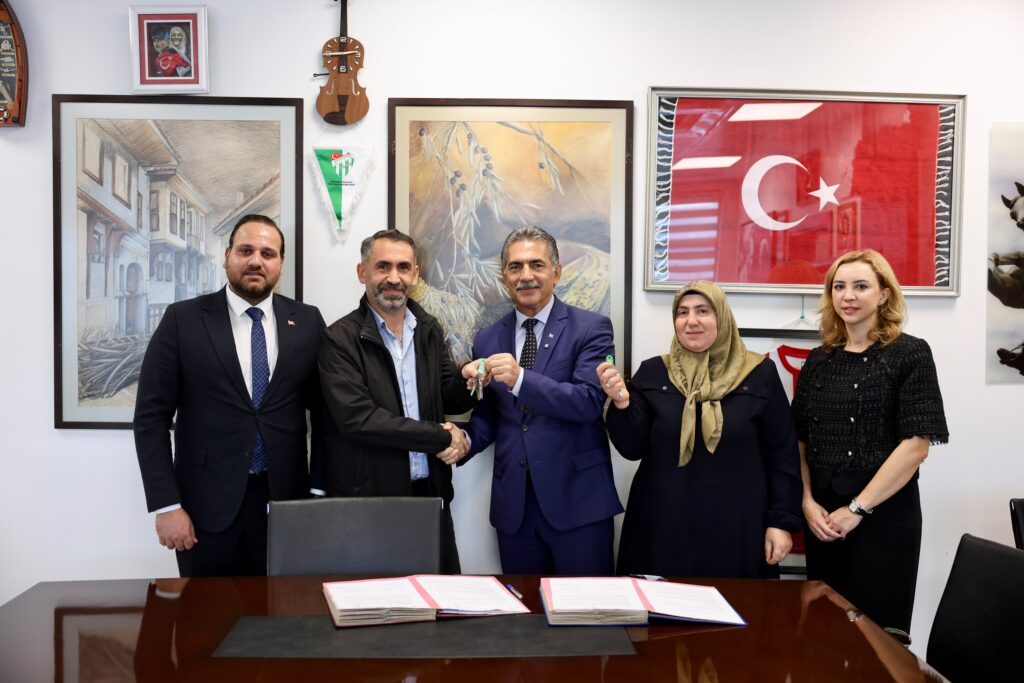 Cihatlı Toplu Konutları’nda Hak Sahiplerine Anahtar Teslimleri Başladı