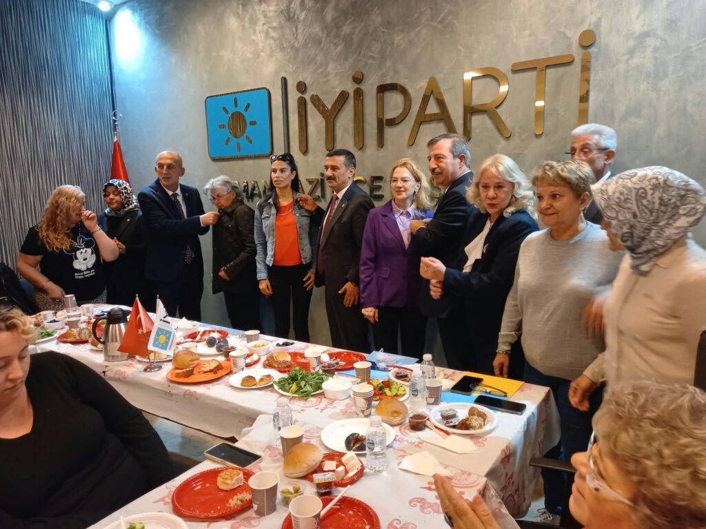 İYİ Parti Osmangazi’de kadın politikaları buluşması